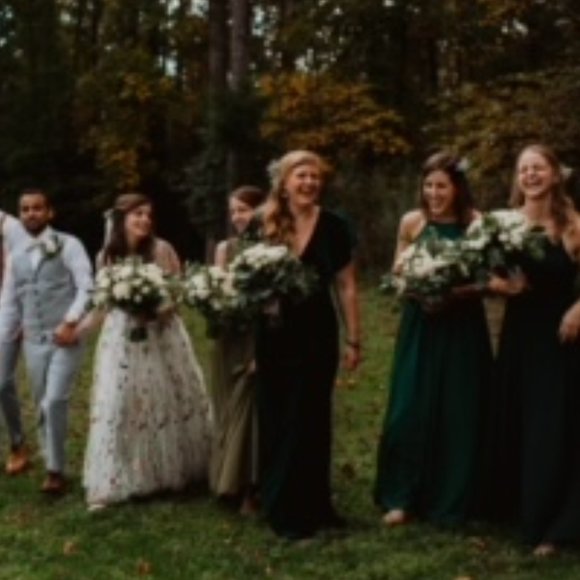 Beholden Velvet green dress - Picture 6 of 7